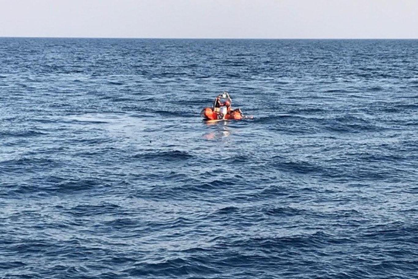 Refugee boat sinks in Aegean: one infant missing